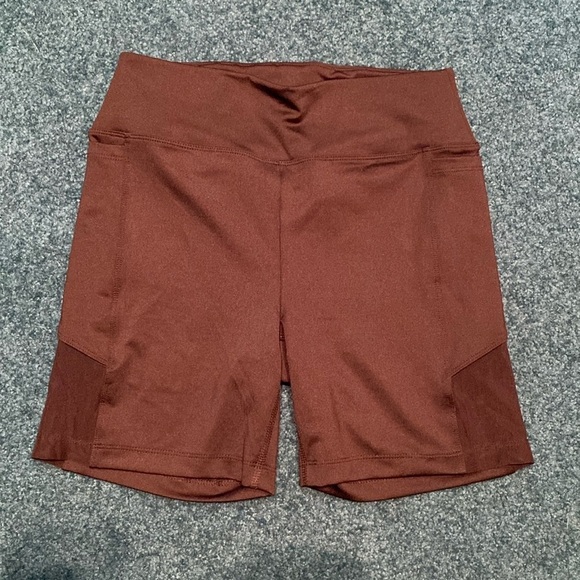 Pink NWT Work out shorts Medium - Picture 1 of 6